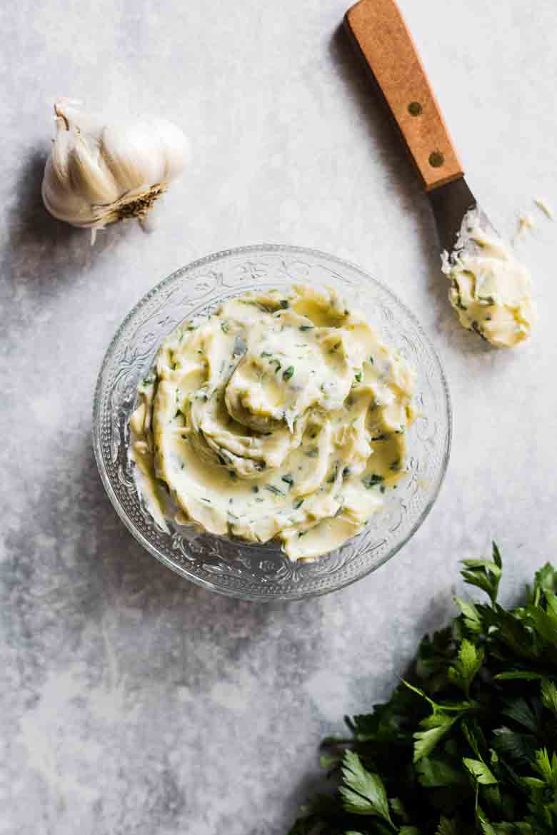 Homemade butter (garlic & herb)